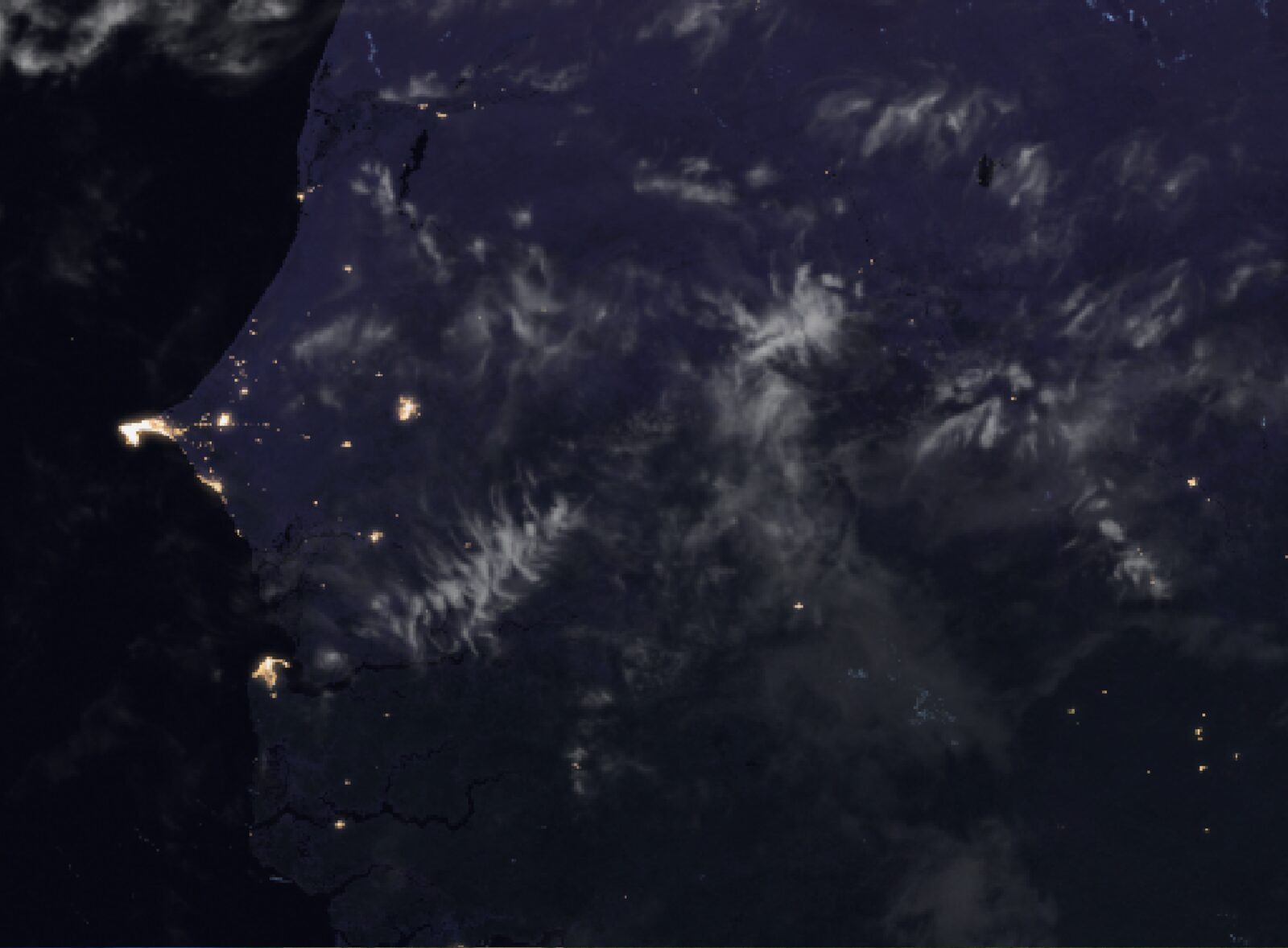 Le ciel au-dessus du Sénégal vu par le satellite Meteosat, Lun 19 à 6 h 30